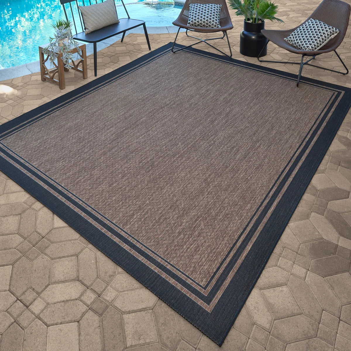 NEW - Naples 8X10 Indoor/Outdoor Area Rug, Ace Border - Retail $149