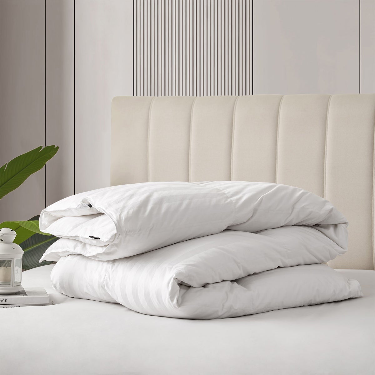Hotel Grand White Down Comforter - Full/Queen