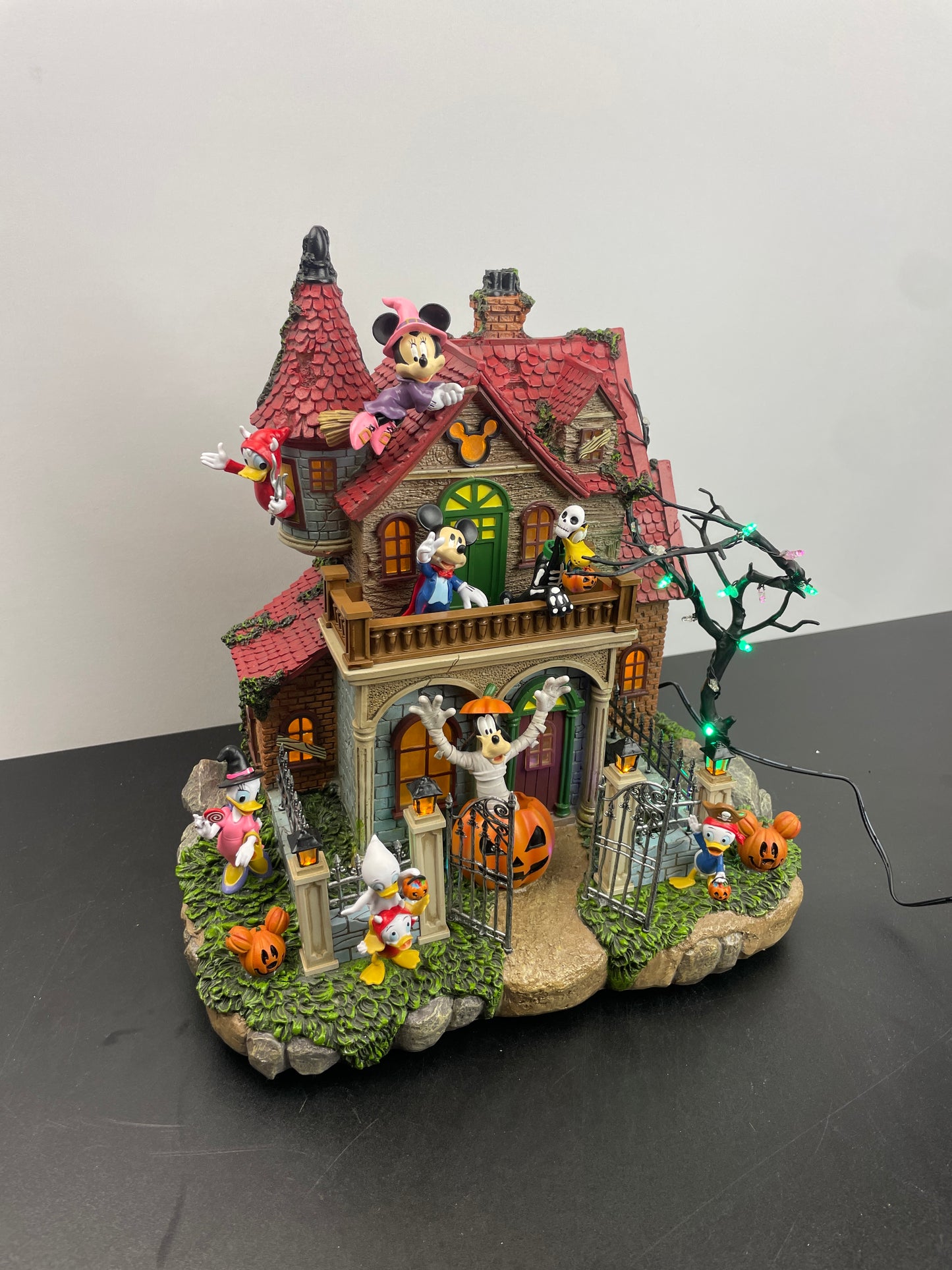 DISNEY HAUNTED HOUSE - Retail $89