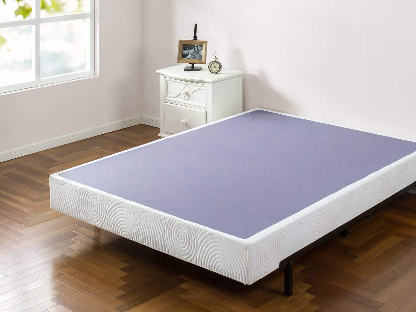 NEW - ZINUS Metal Box Spring with Wood Slats, 7.5 Inch Mattress Foundation, Sturdy Steel Structure, Easy Assembly, Queen - Retail $159