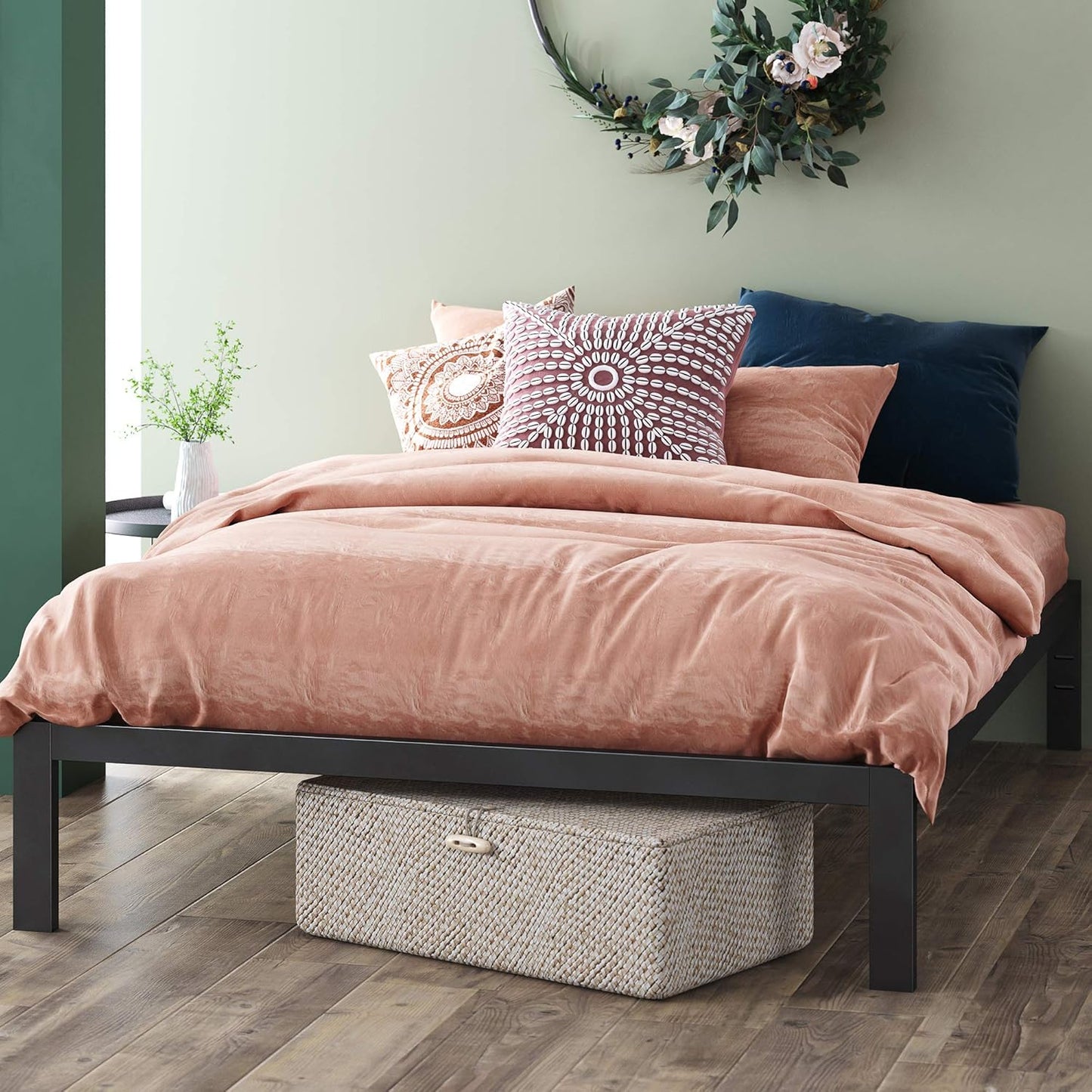 ZINUS KING Mia Metal Platform Bed Frame, Wood Slat Support, No Box Spring Needed, Easy Assembly, Black, King - Retail $98