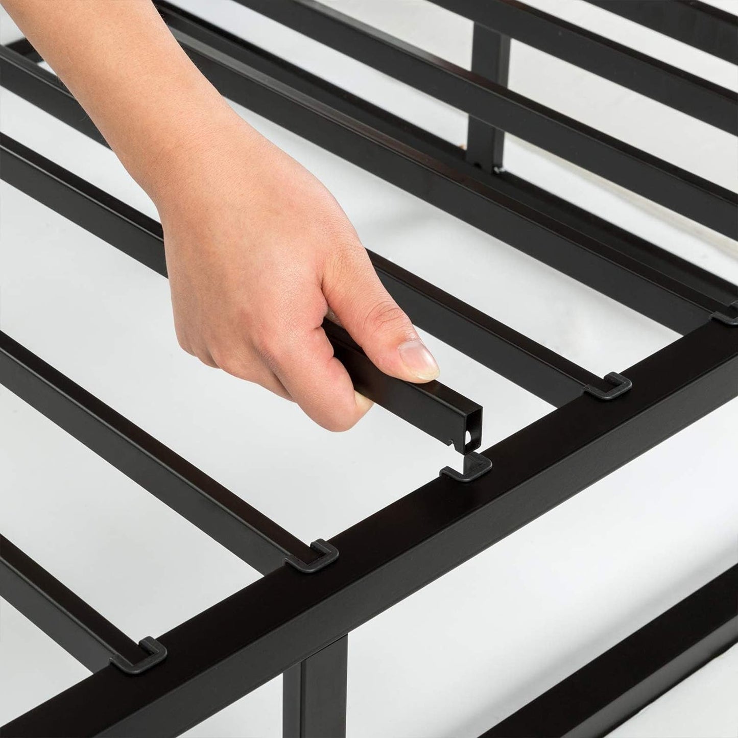 NEW - ZINUS KING Quick Lock Metal Smart Box Spring / 4 Inch Mattress Foundation / Strong Metal Structure / Easy Assembly, King,White - Retail $194