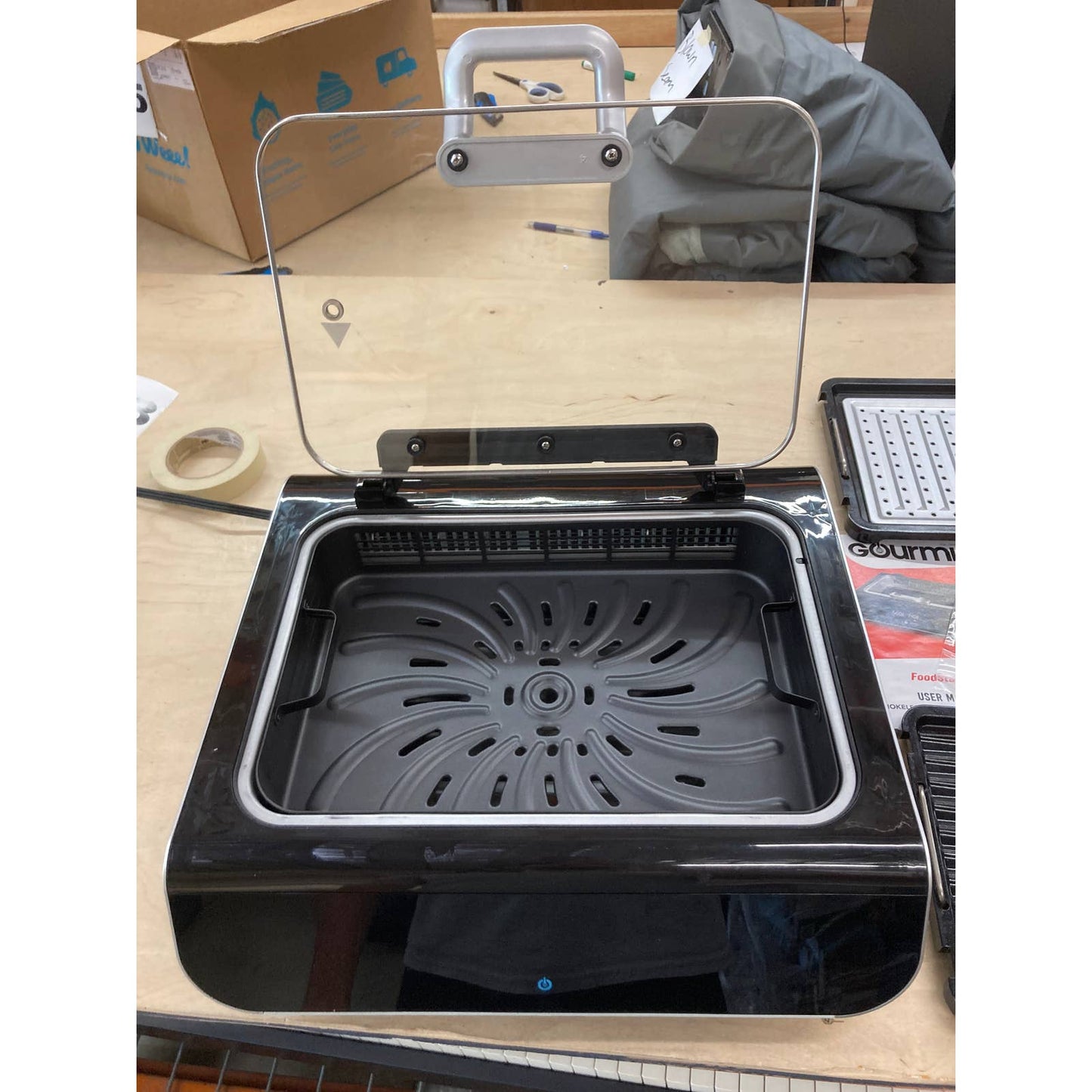 Costco - Gourmia FoodStation Smokeless Grill, Griddle, & Air Fryer with Integrated Temperature Probe - Retail $99
