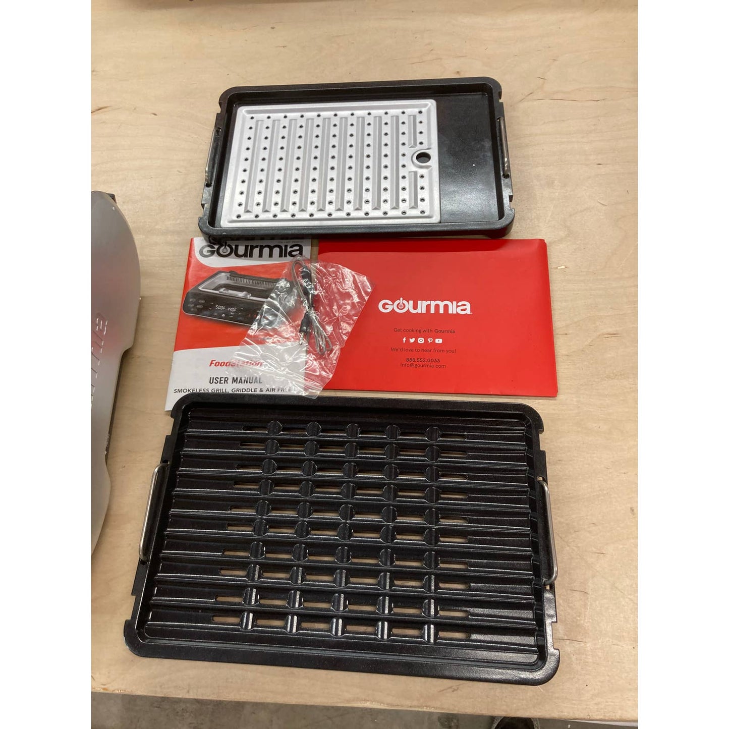 Costco - Gourmia FoodStation Smokeless Grill, Griddle, & Air Fryer with Integrated Temperature Probe - Retail $99