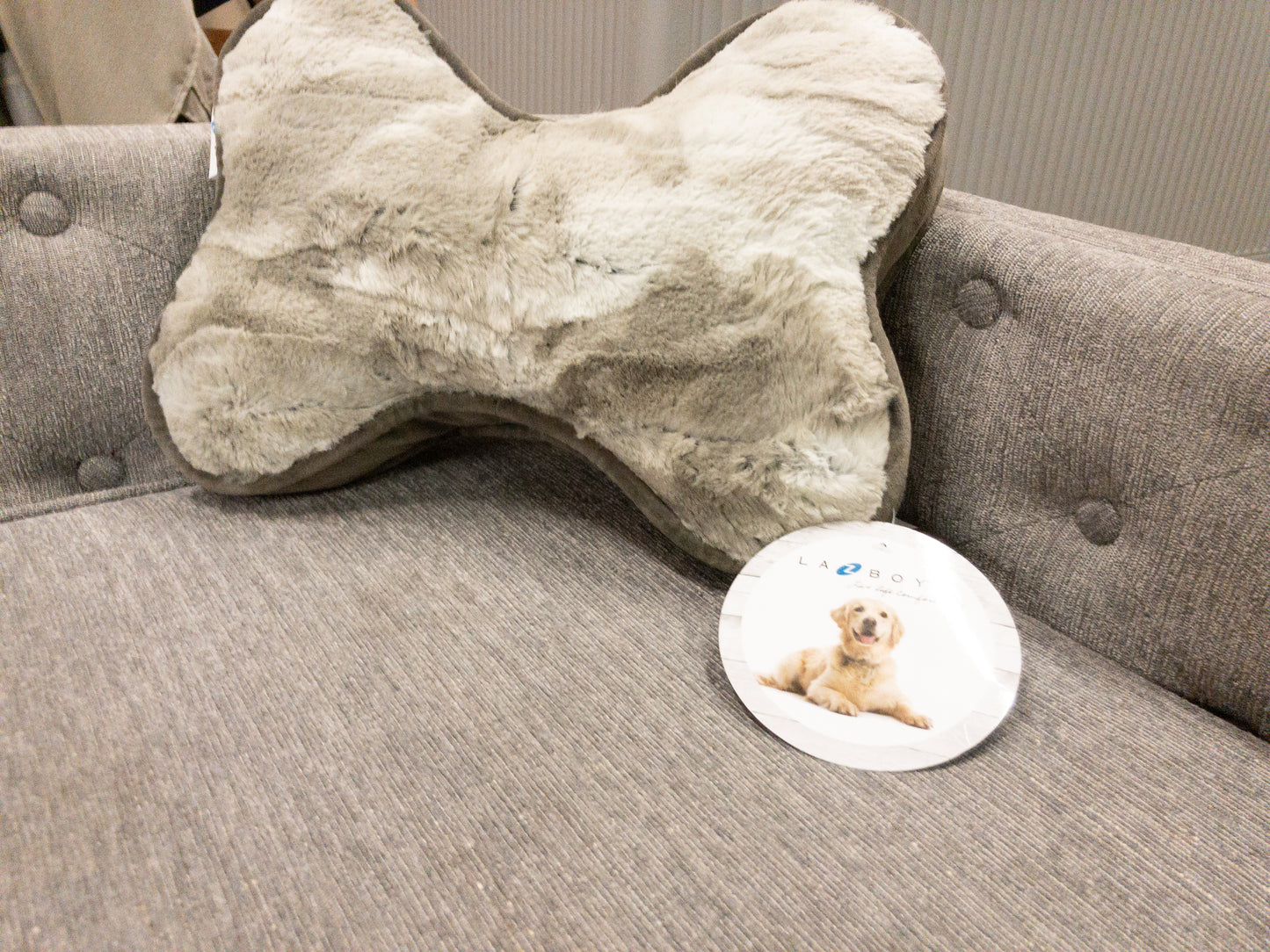 NEW - Costco - La-Z-Boy Franklin Dog Sofa with Pillow - Retail $249