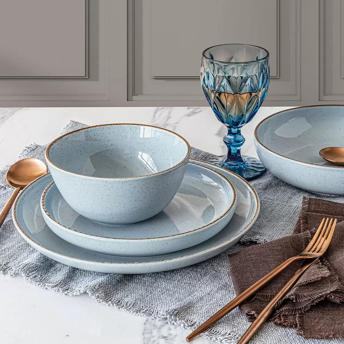 NEW Costco Over Back Blue Stoneware Dinnerware Set 16 Piece R PDX Deals