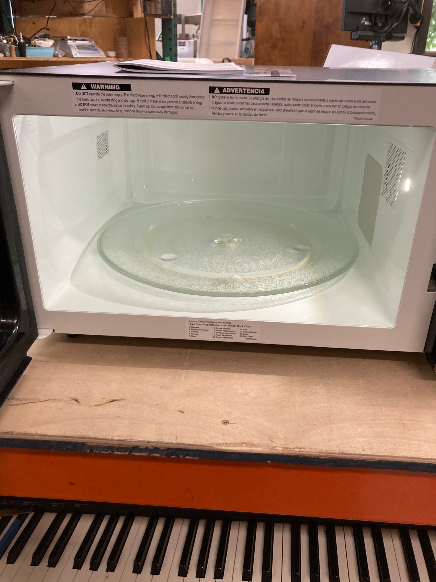 Panasonic 1.6CuFt Countertop Microwave with Genius Inverter Technology, NN-SN755S - Retail $179 Default Title