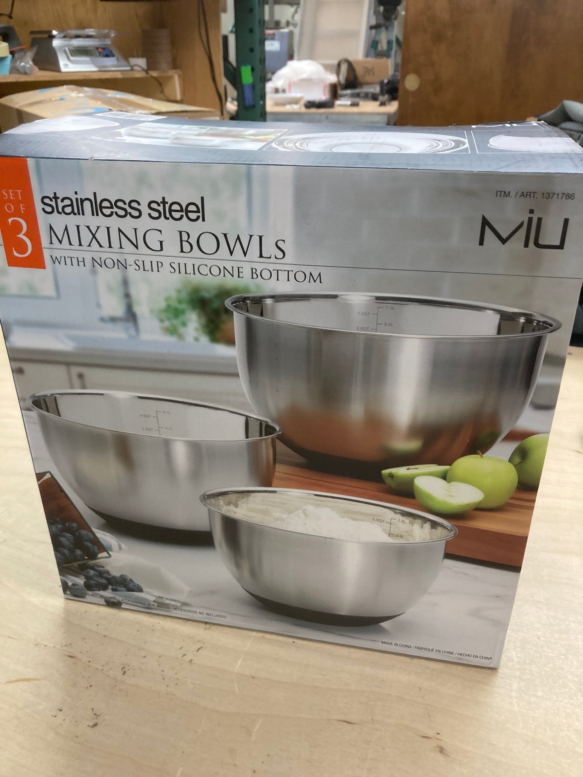 MIU Stainless Steel Mixing Bowls, Set of 3 - Retail $20 Default Title