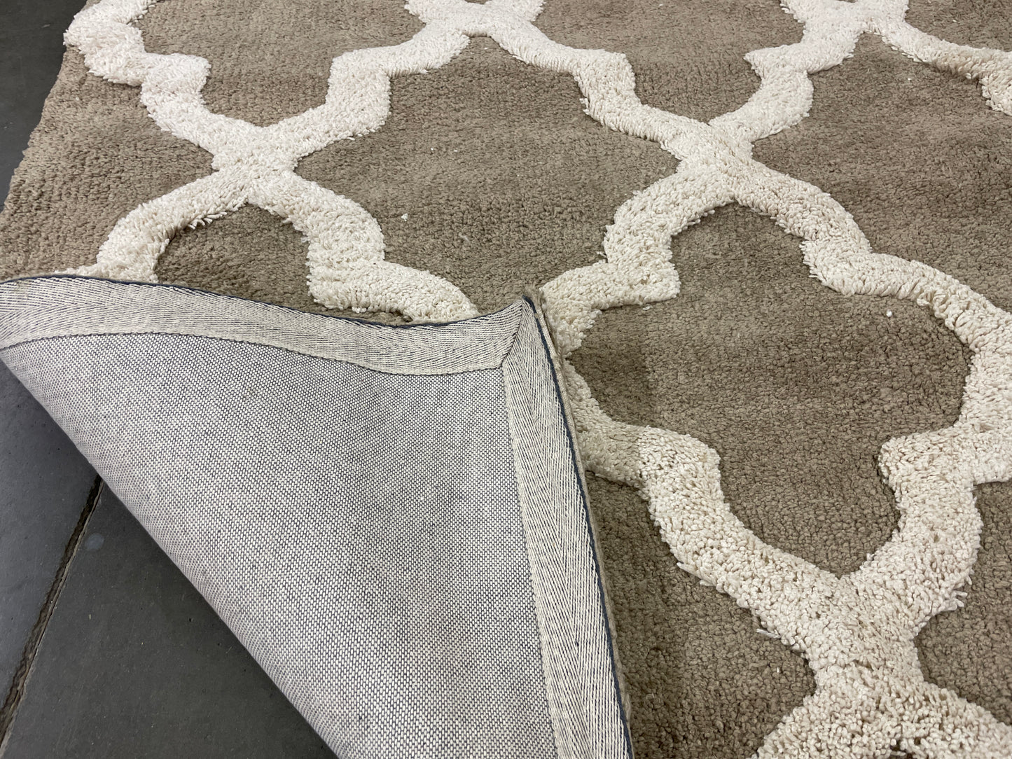 NEW - Livingston Home Area Rug 100% Polyesterpile, 8' x 10' , Linen / Almond - Retail $799