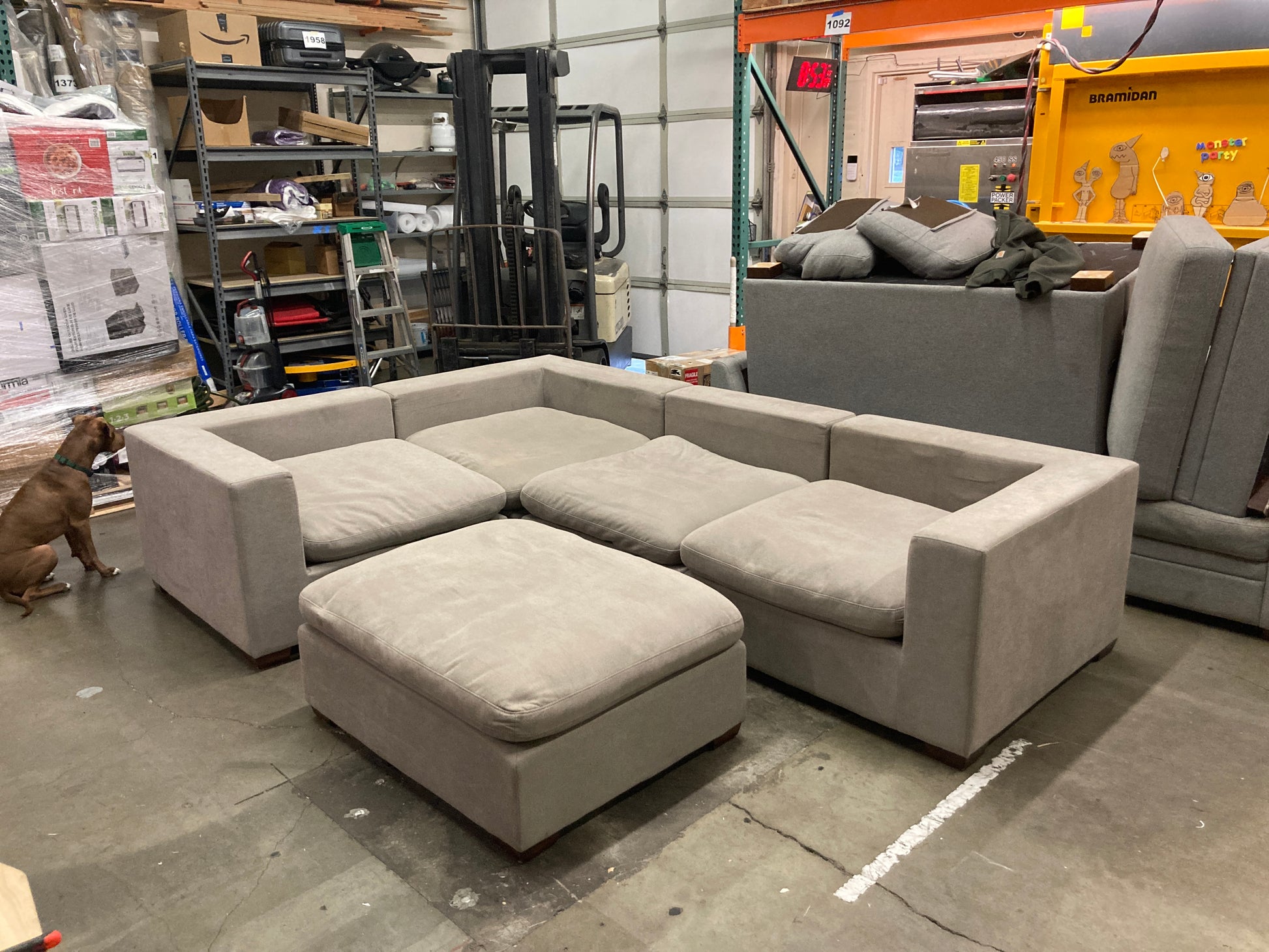 Costco - Thomasville Lowell 6-piece Fabric Modular Sectional - Retail $1999 Default Title