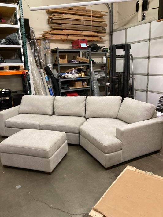 Costco - Thomasville Ezra Fabric Sectional with Ottoman - Retail $1799 Default Title