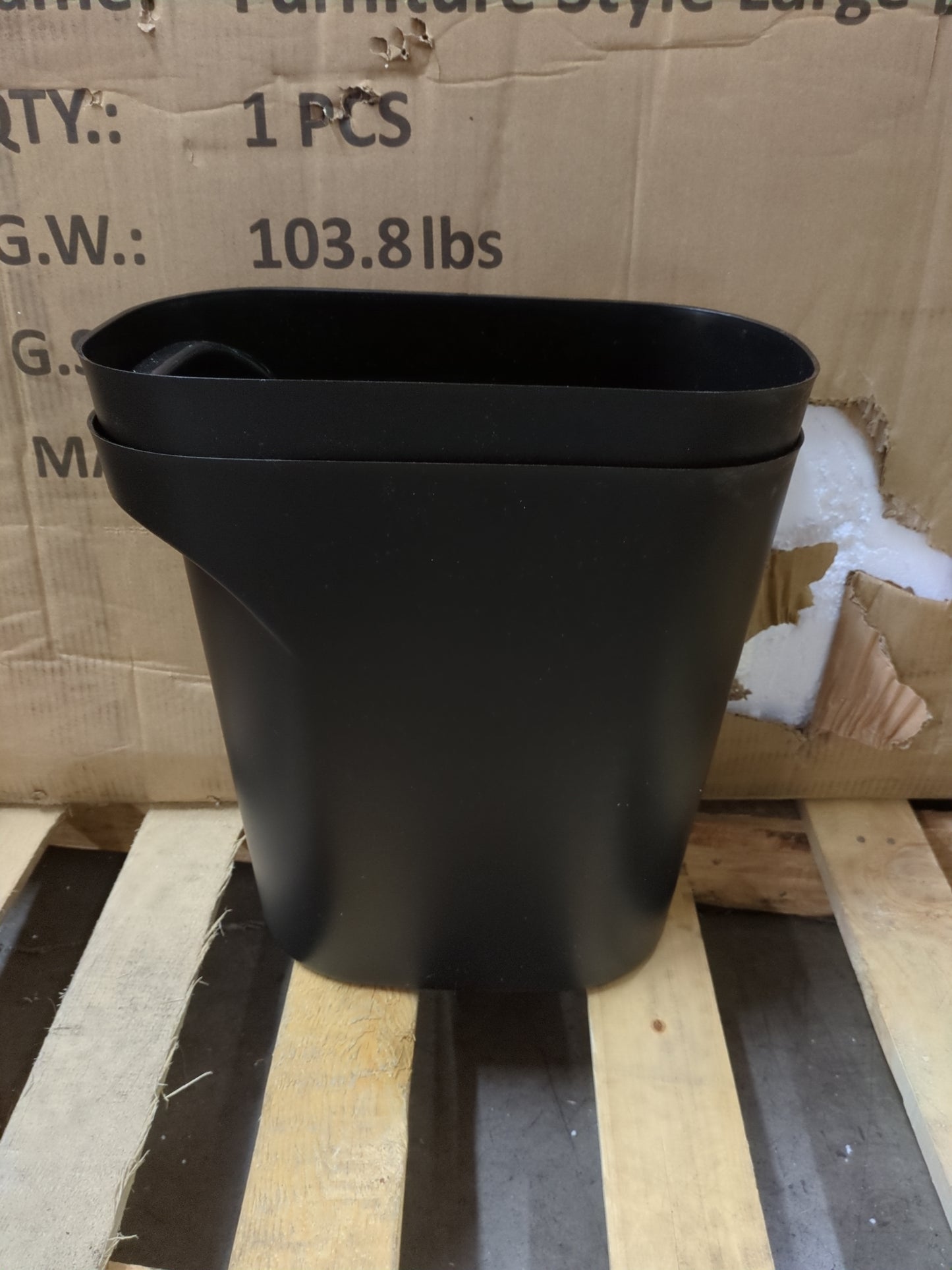 IRIS USA 2Pack 6Gal/24Qt Plastic Wastebasket Trash Cans Made with Recycled Materials, Black - Retail $18