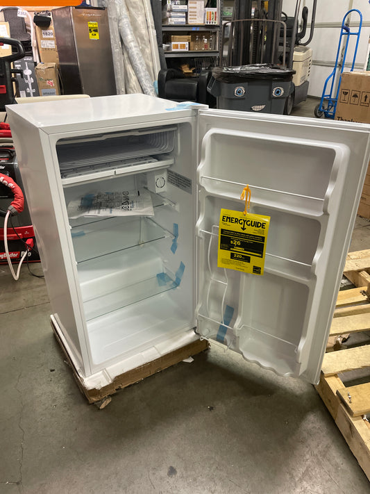 KEYSTONE KSTRC331DW Full-Width Freezer Compartment in White Energy Star 3.3 Cu. Ft. Compact Single-Door Refrigerator - Retail $149
