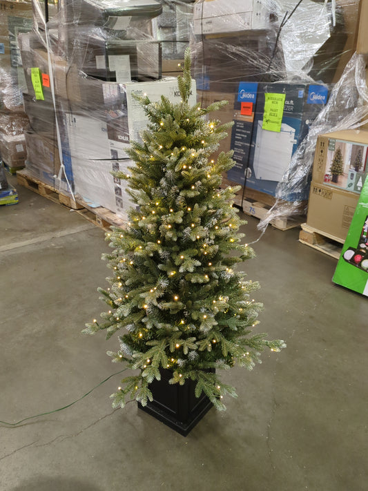 Costco - 4.5 ft Pre-Lit Potted Aspen Artificial Christmas Tree, Color-Changing Radiant Micro LED Lights - Retail $169