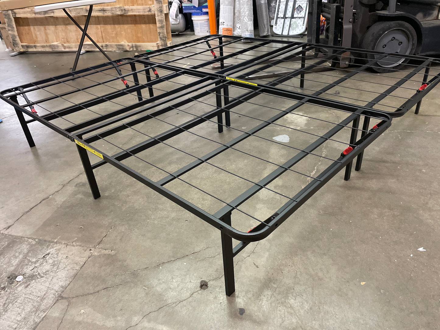 Like NEW - Amazon Basics KING Foldable Metal Platform Bed Frame, 14 Inches High - Retail $132
