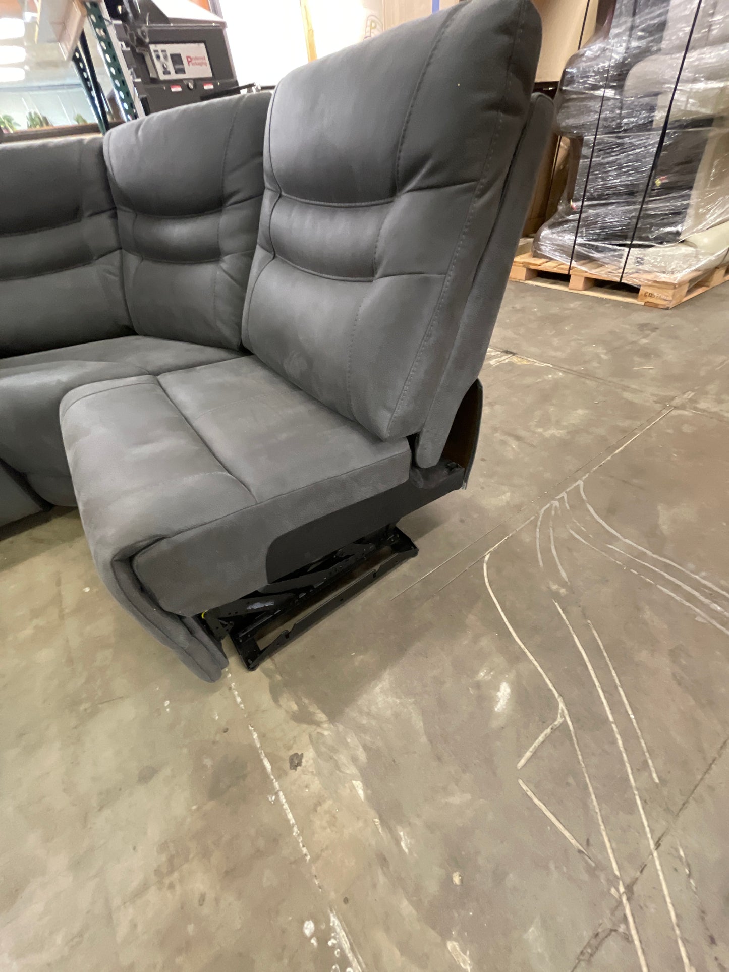 NEW - Costco - Kelsee Fabric Power Reclining Sectional with Power Headrests - Retail $2399