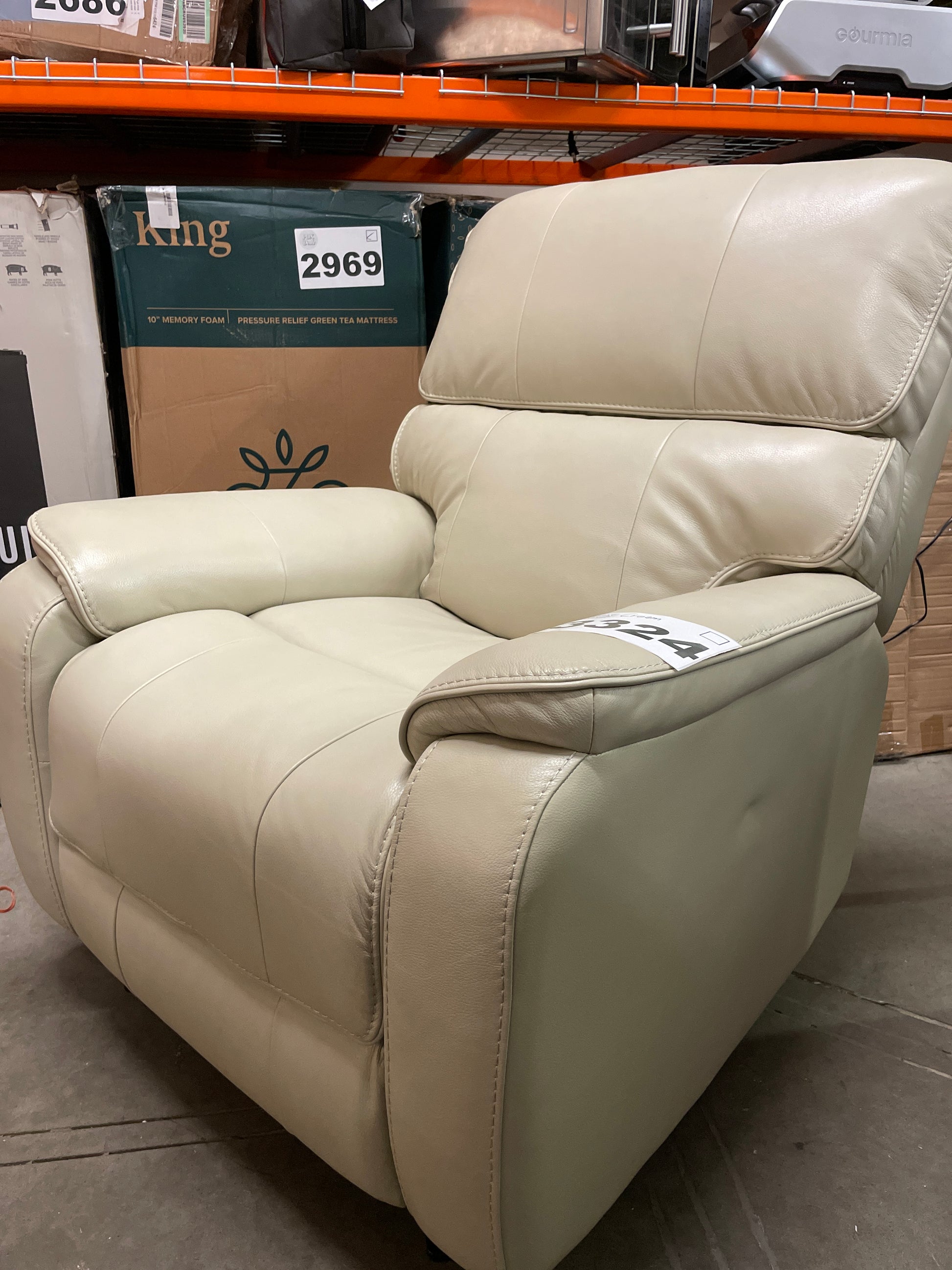 Costco - Barcalounger Columbia Leather Power Recliner with Power Headrest - Retail $799