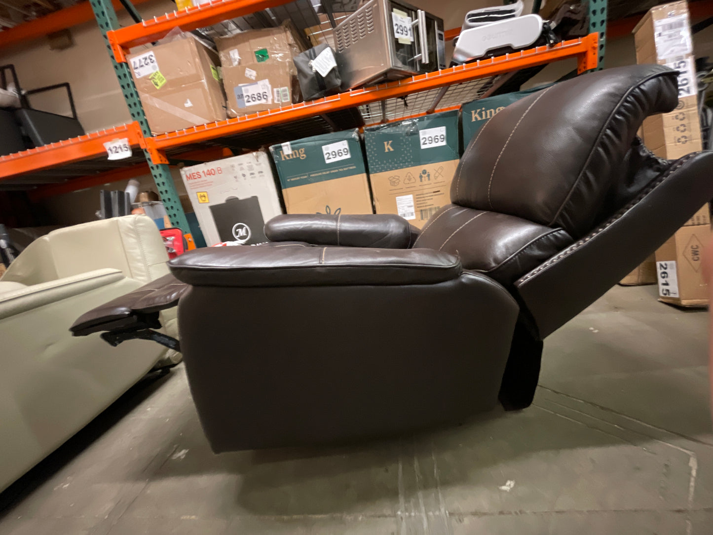 Costco - Barcalounger Tracee Leather Recliner with Power Headrest - Retail $599