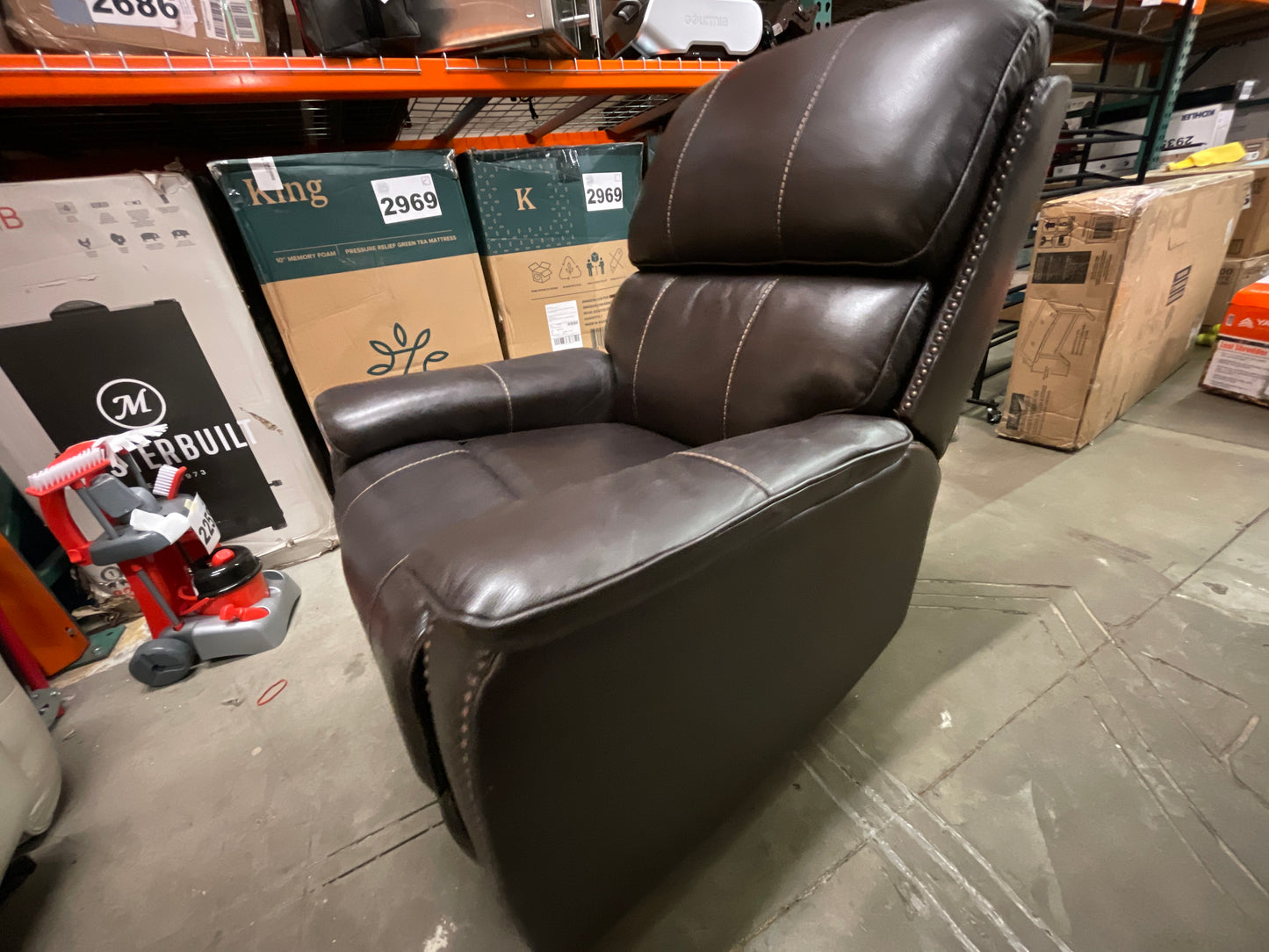 Costco - Barcalounger Tracee Leather Recliner with Power Headrest - Retail $599