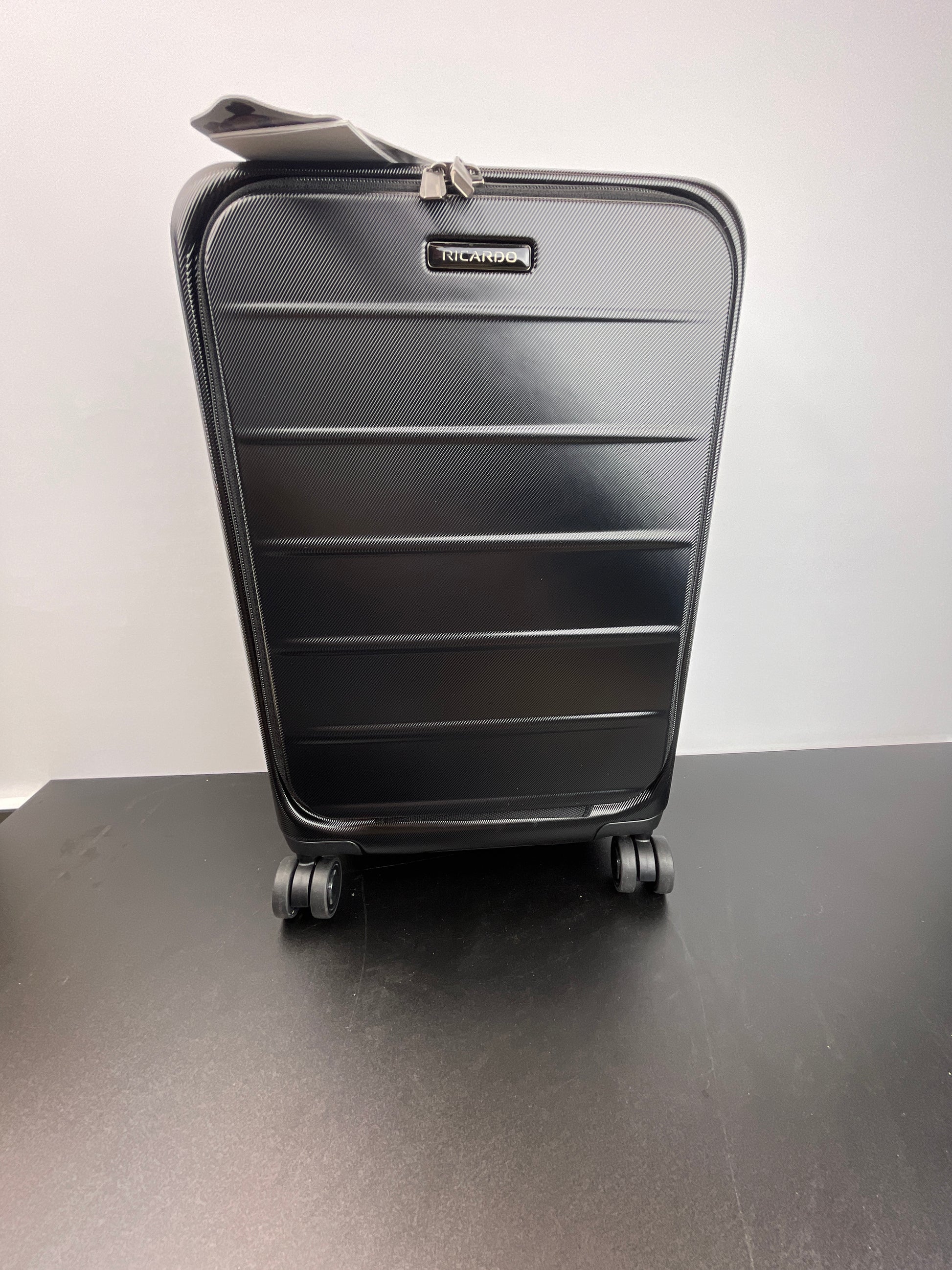 RICARDO LUGGAGE HS - Retail $79