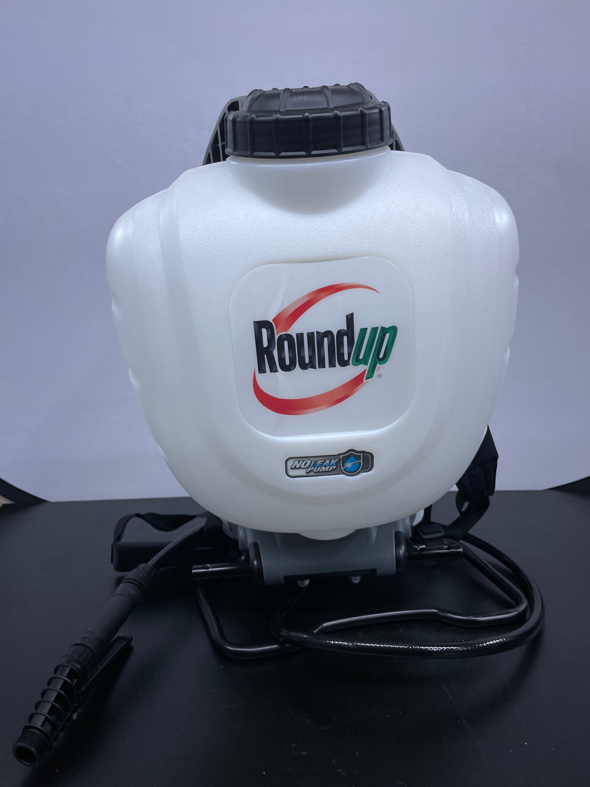 Roundup 190327 No Leak Pump Backpack Sprayer for Herbicides, Weed Killers, and Insecticides white 4 gallon - Retail $0