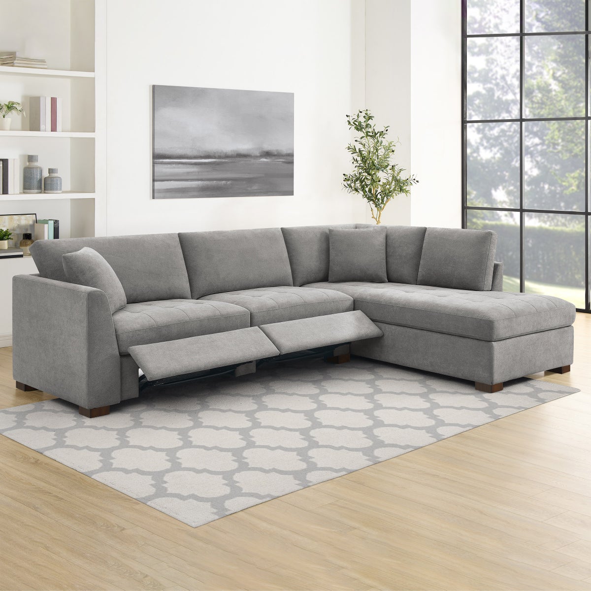 Thomasville Miles Fabric Sectional with Power Footrest - Retail $1700