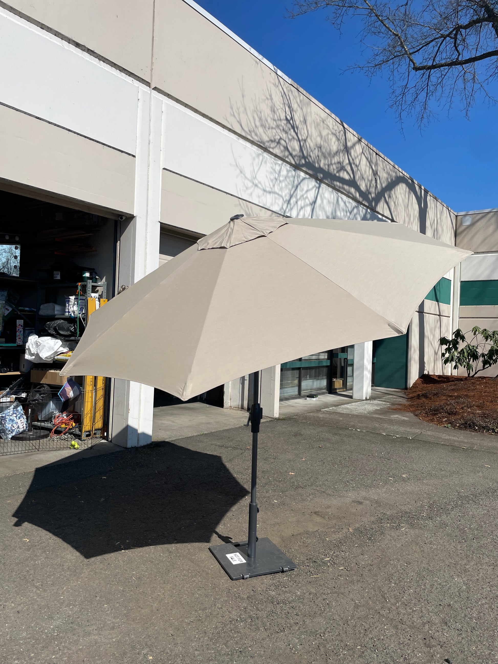 SUNVILLA 10' LED UMBRELLA - Retail $149