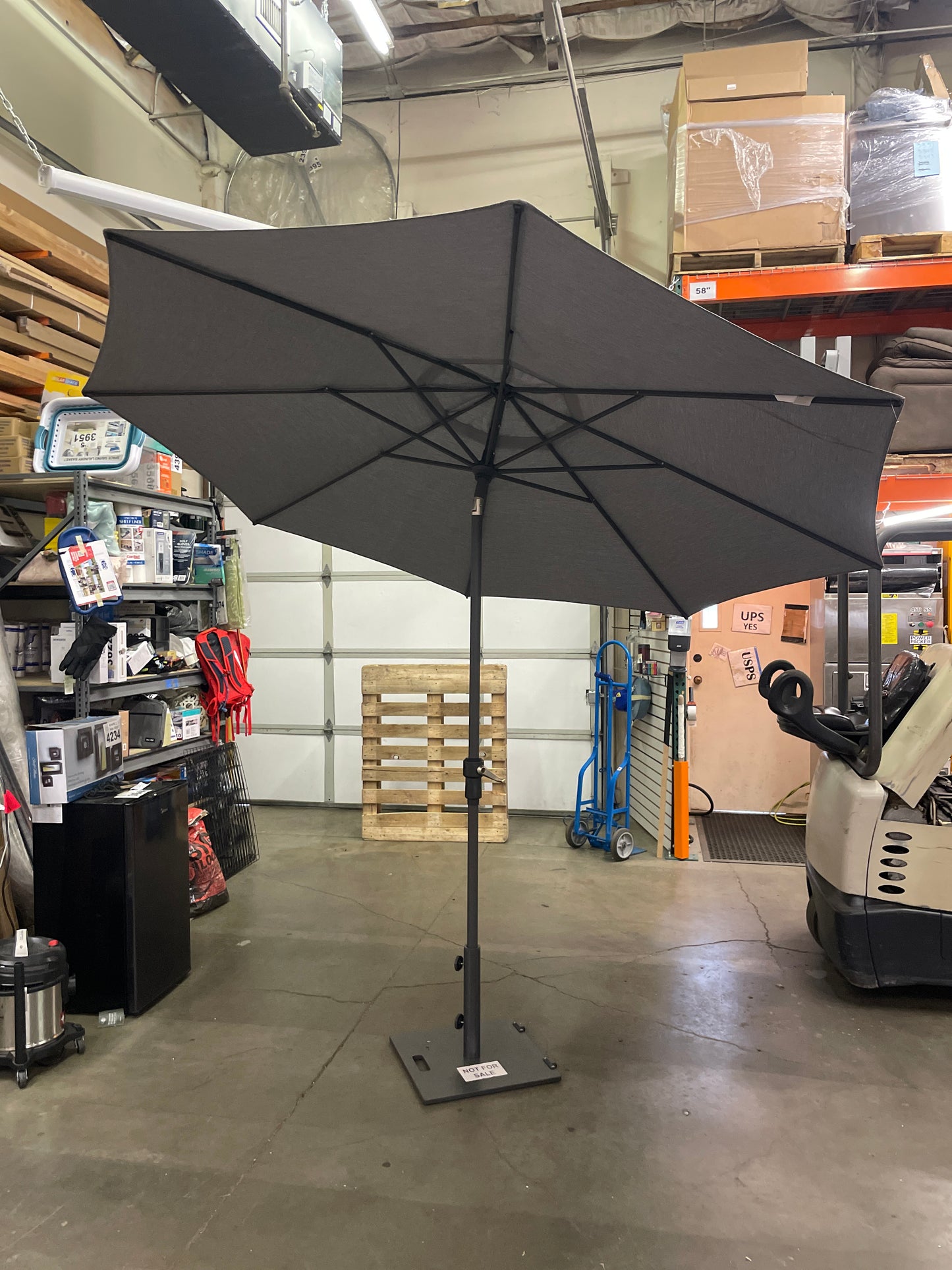 ACTIVA 10'MARKET UMBRELLA - Retail $149