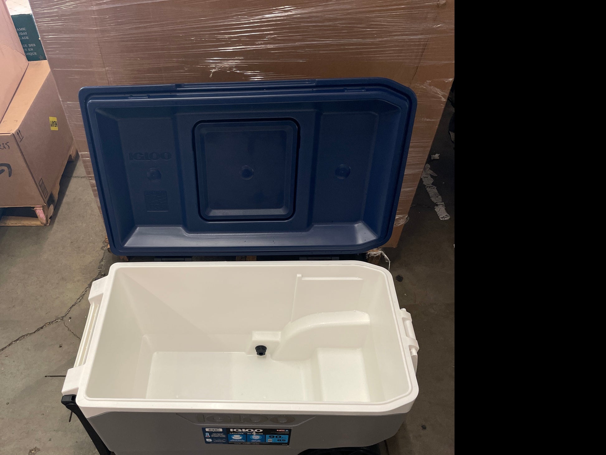 IGLOO 90QT MAXCOLD COOLER - Retail $79