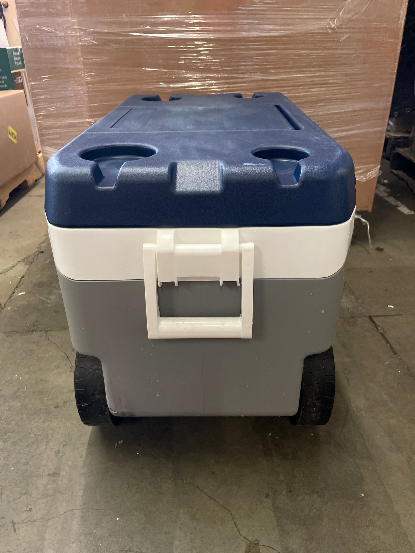 IGLOO 90QT MAXCOLD COOLER - Retail $79