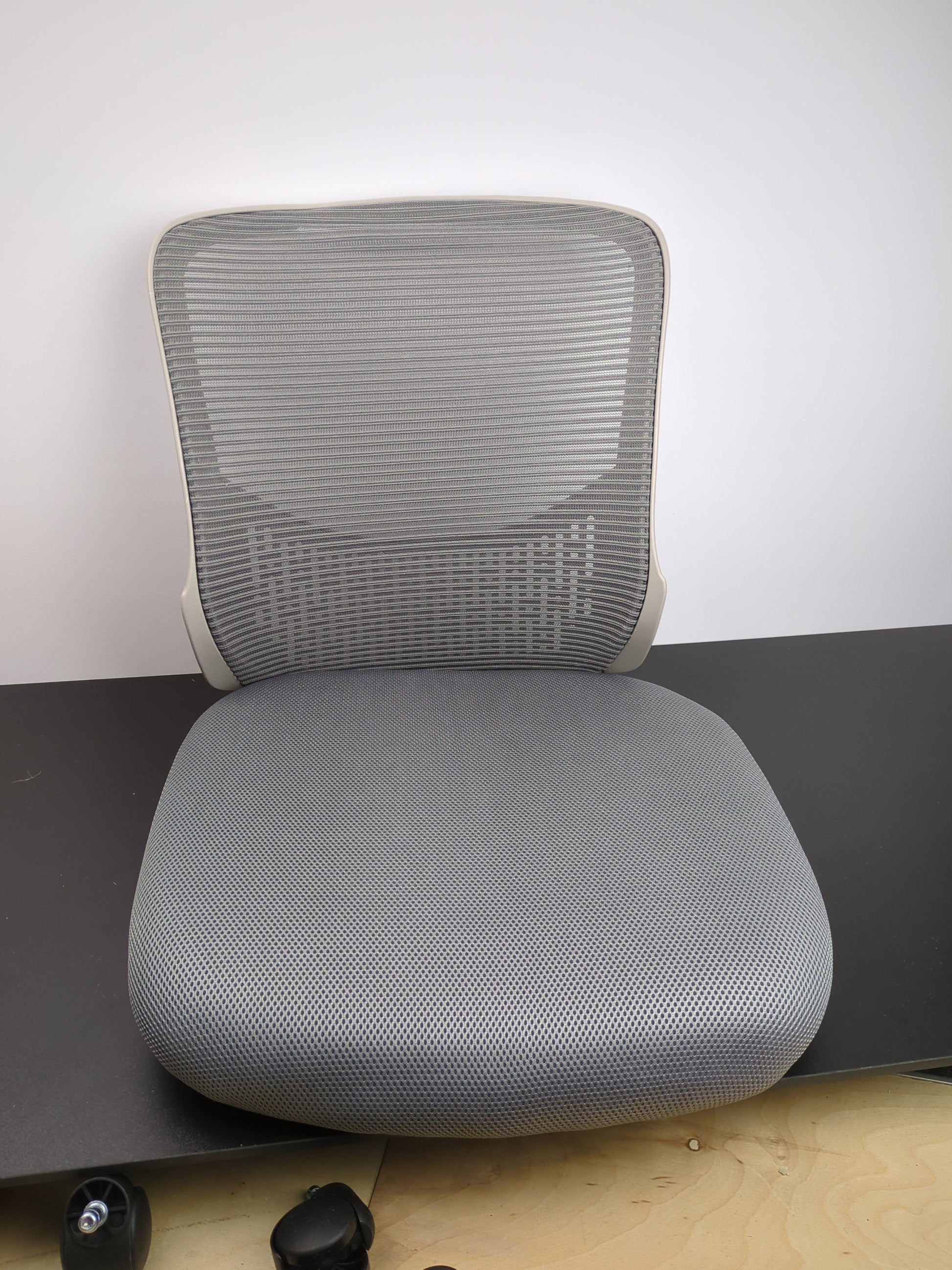 Ergonomic Office Chair Mesh Back Office Desk Chair Computer Chair Mid Back Task Chair for Home Office Gaming - Retail $79