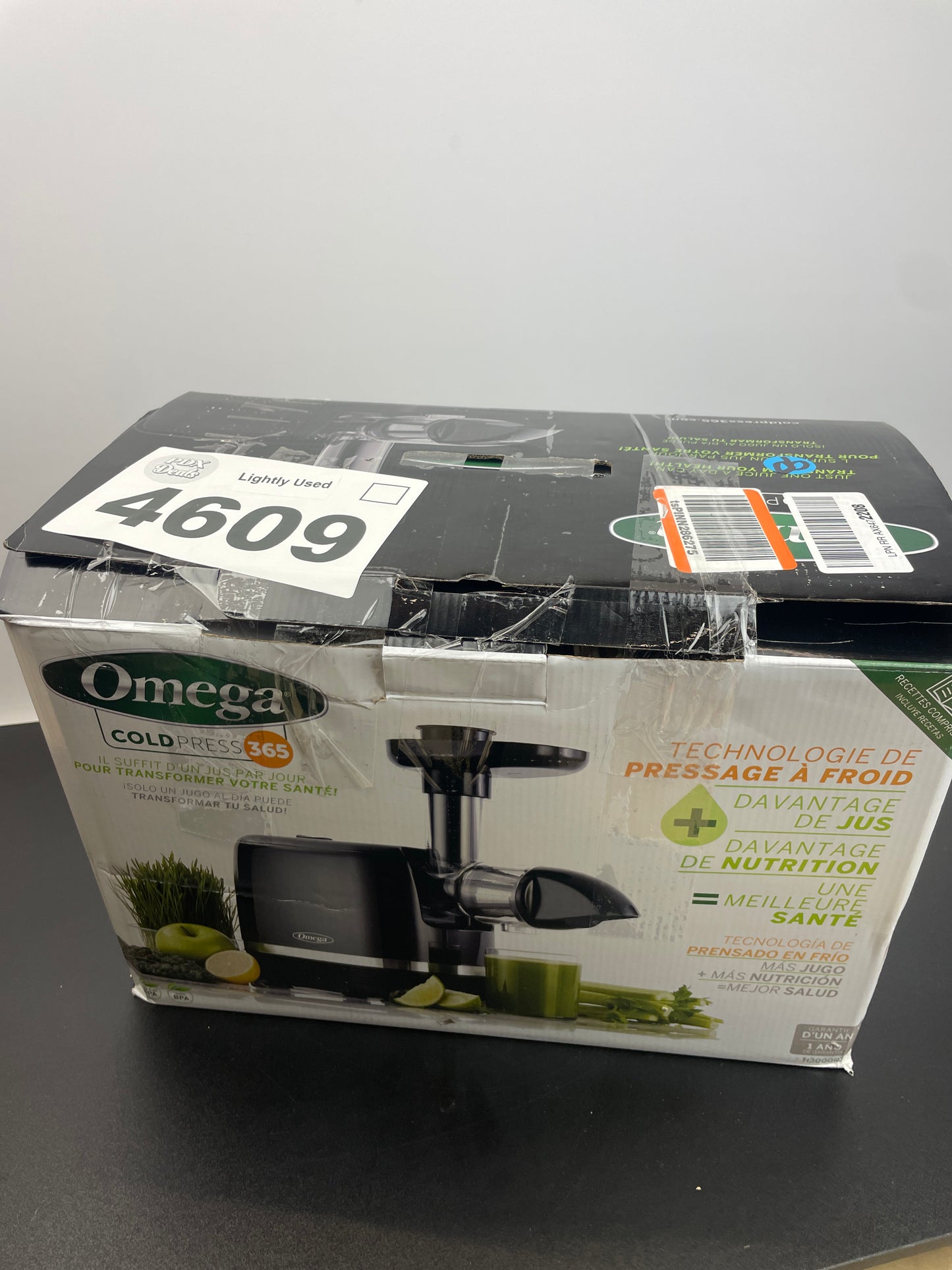 Omega Juicer H3000R Slow Masticating Extractor, 150-Watt, Black - Retail $67