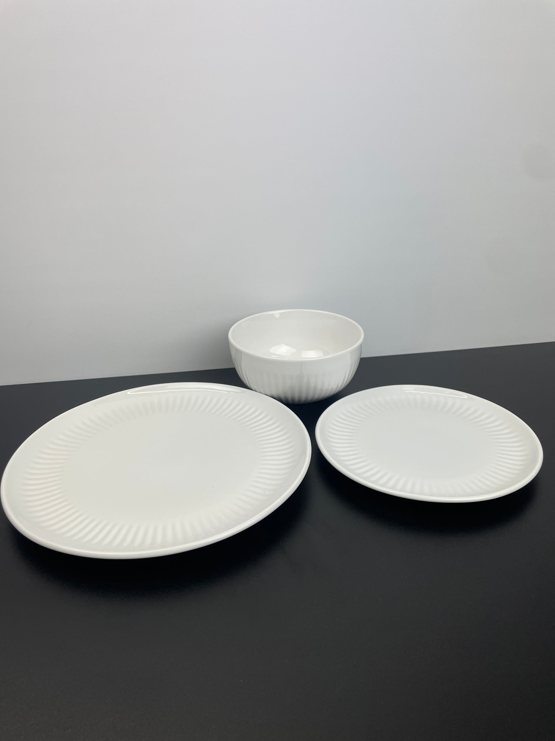 OVERBACK 12PC DINNERWARE - Retail $24