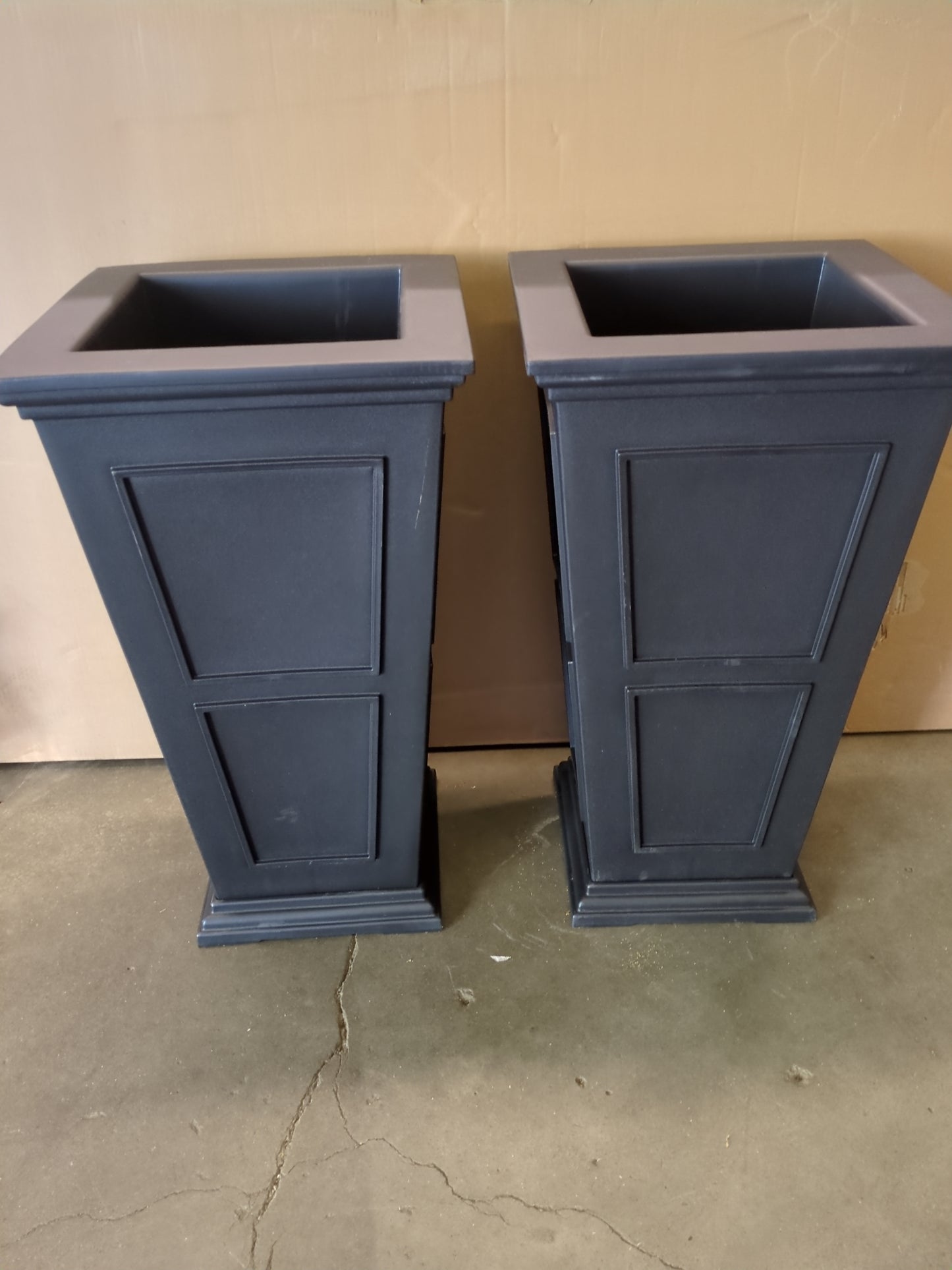 NEW - 28" Brixton Planter by Veradek, 2-pack - Retail $119