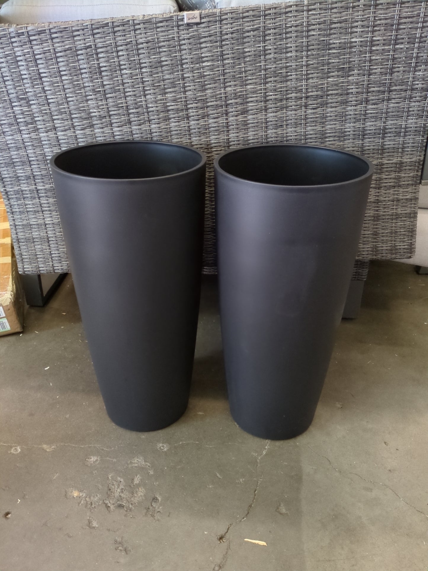 28" SELENA PLANTER - Retail $94