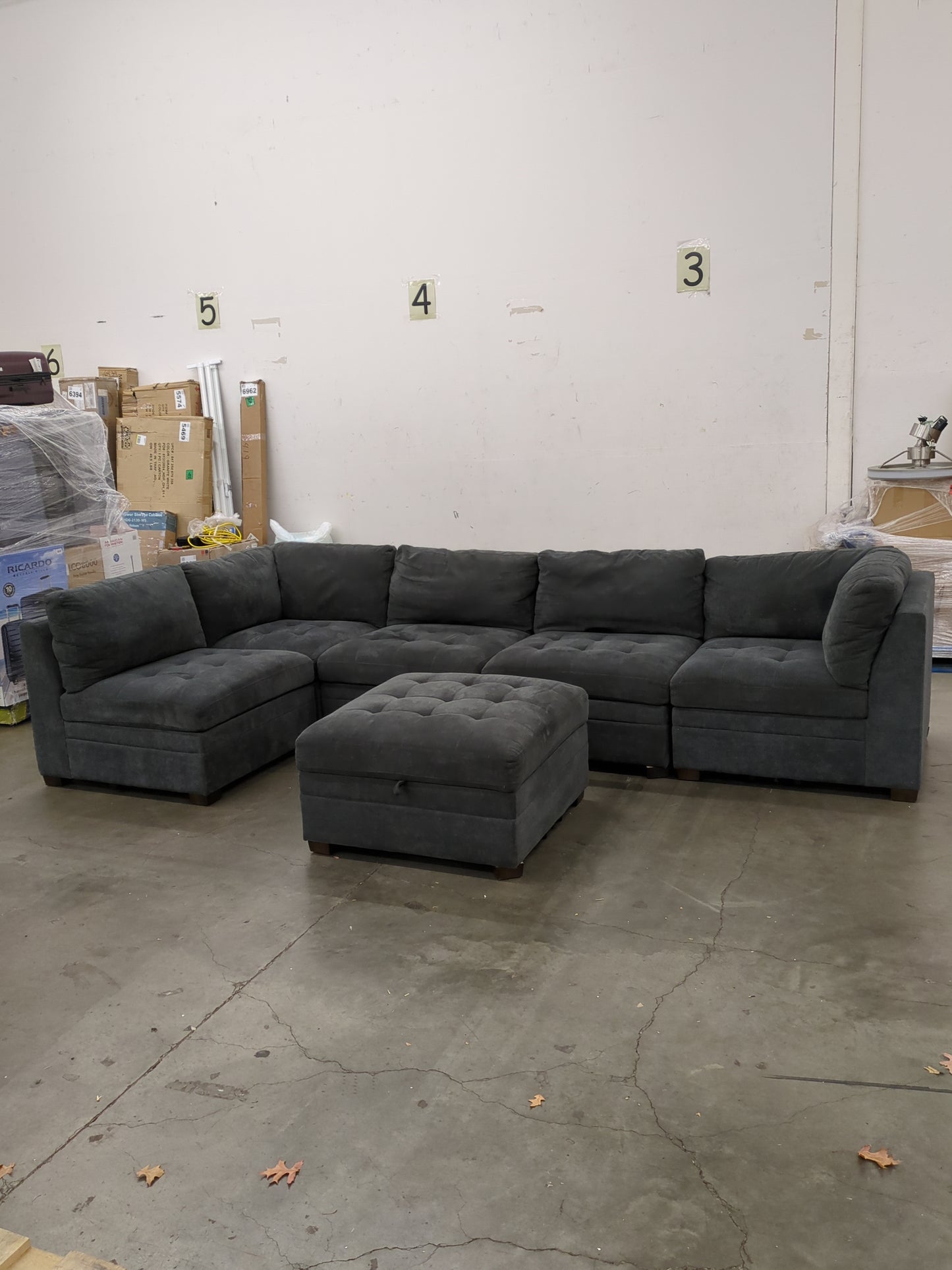 Costco - Thomasville Tisdale Fabric Sectional with Storage Ottoman - Retail $1699