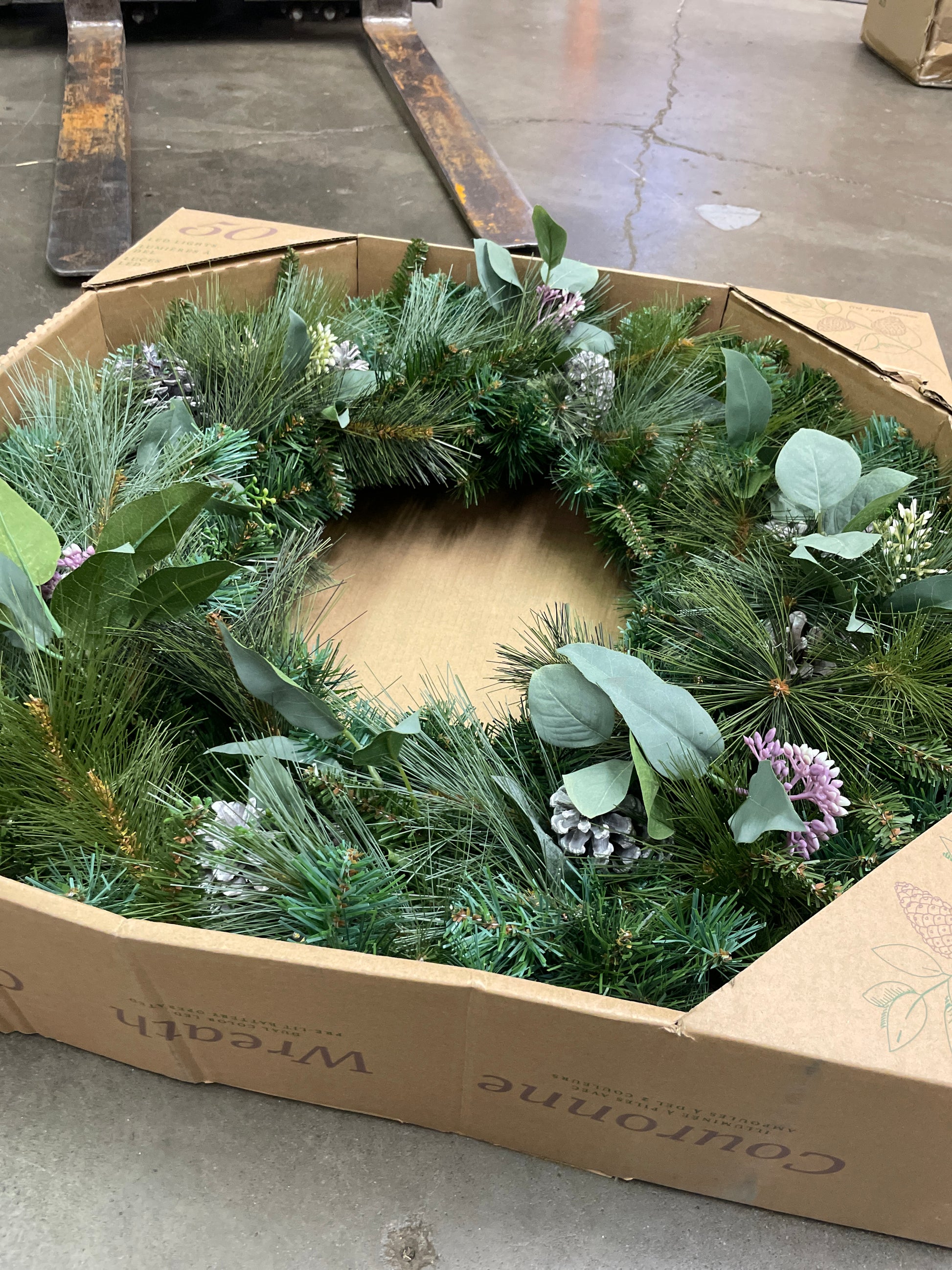 Costco - 32" LED Mixed Greenery Wreath - Retail $49 Default Title