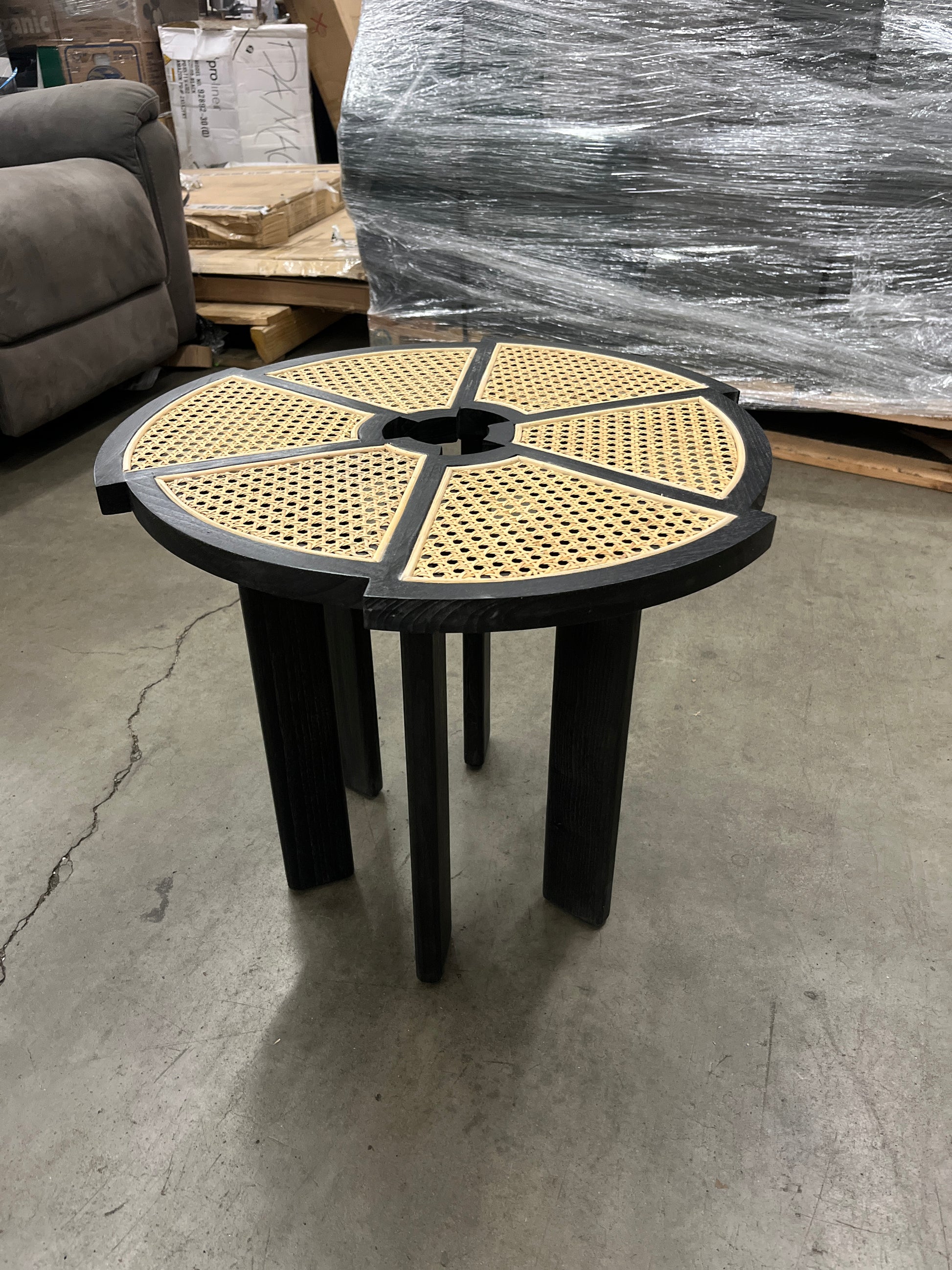 Meelano Embassy End Table, Black - Retail $81