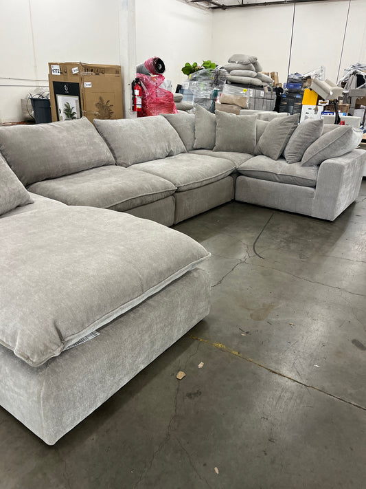 Thomasville Lowell 8-piece Modular Sectional - Retail $2399