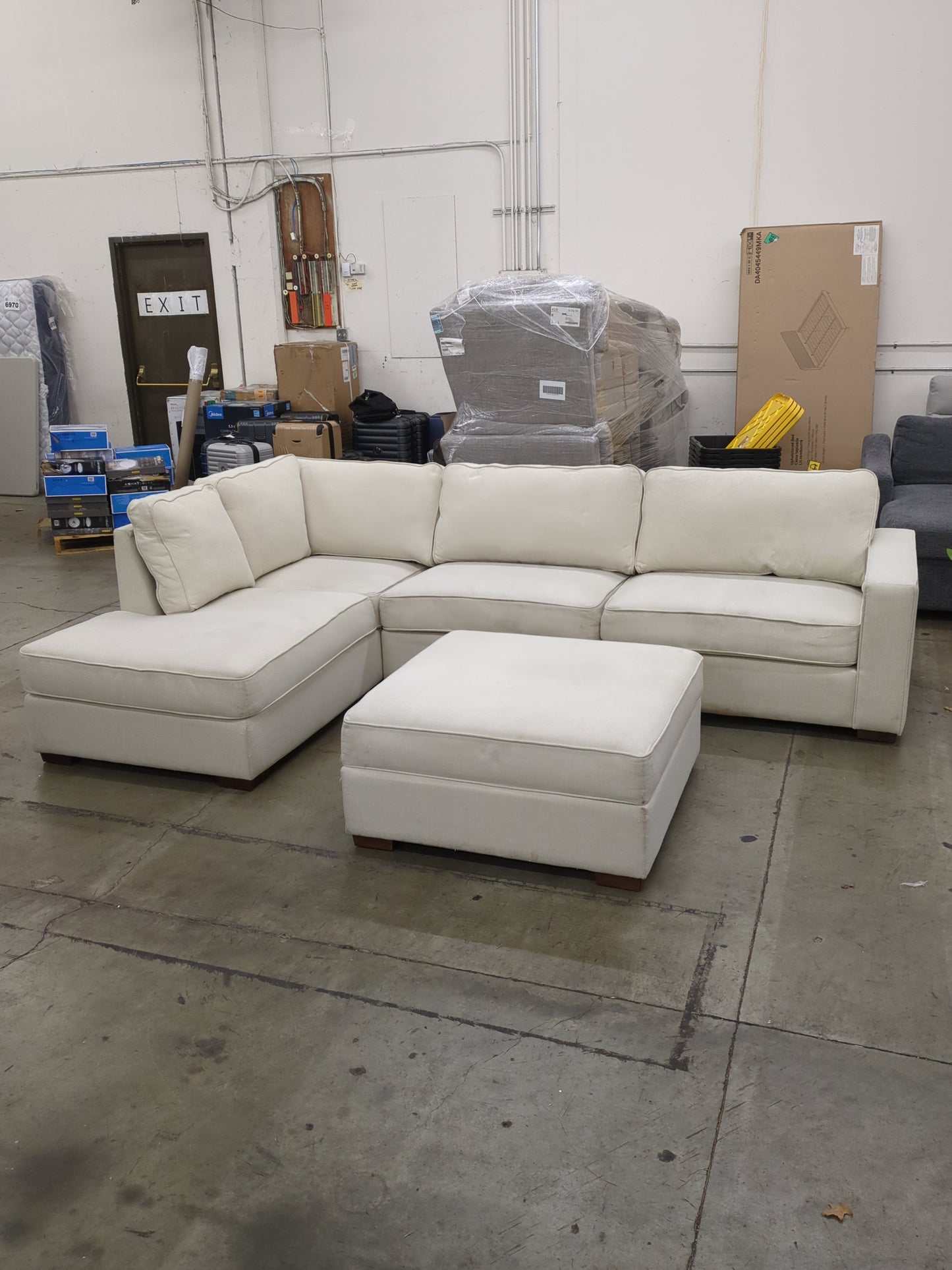 ABILEN FABRIC SECTIONAL - Retail $1099