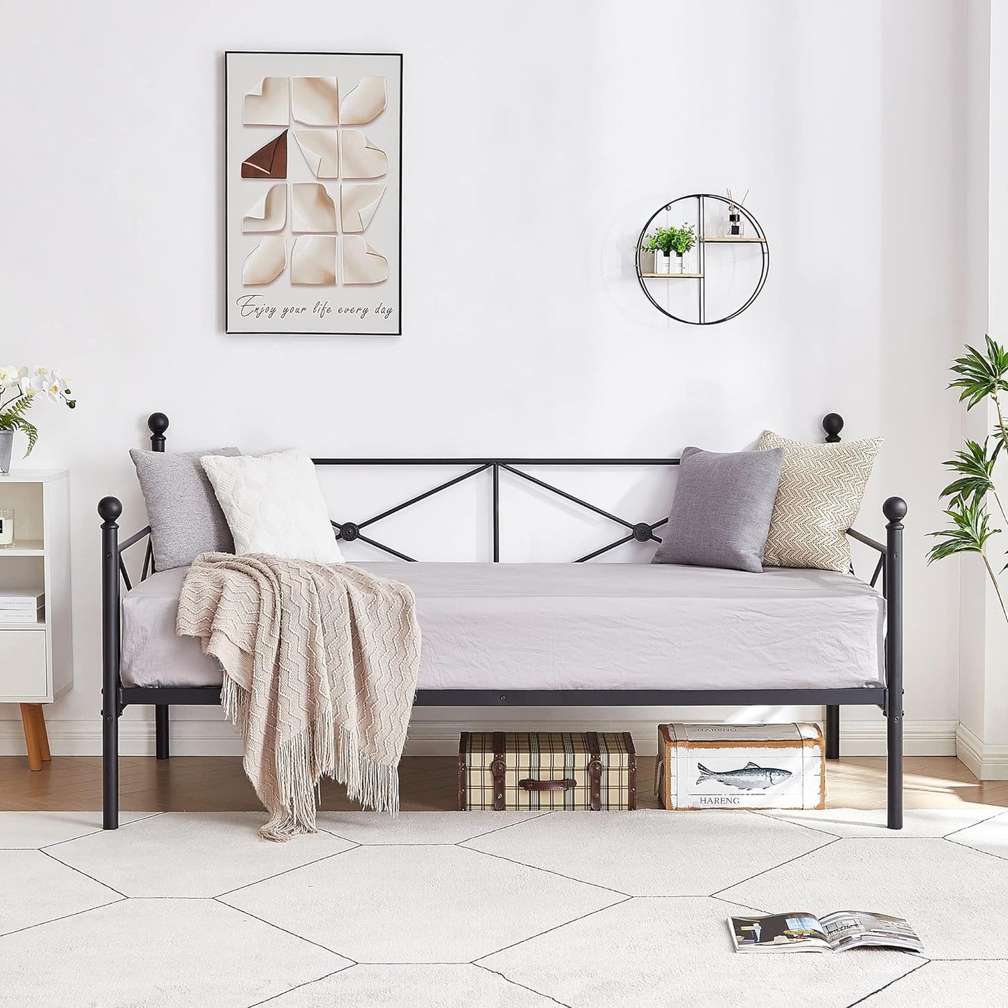 NEW - VECELO Classic Metal Daybed Frame/Bed Sofa with Headboard, Twin, Black - Retail $109