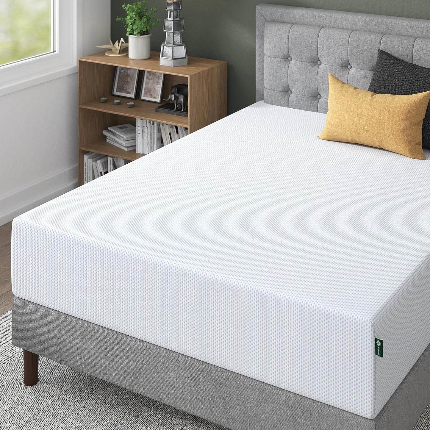 NEW - ZINUS 12 Inch Green Tea Cooling Gel Memory Foam Mattress / Cooling Gel Foam / Pressure Relieving / CertiPUR-US Certified / Bed-in-a-Box, Twin White - Retail $232