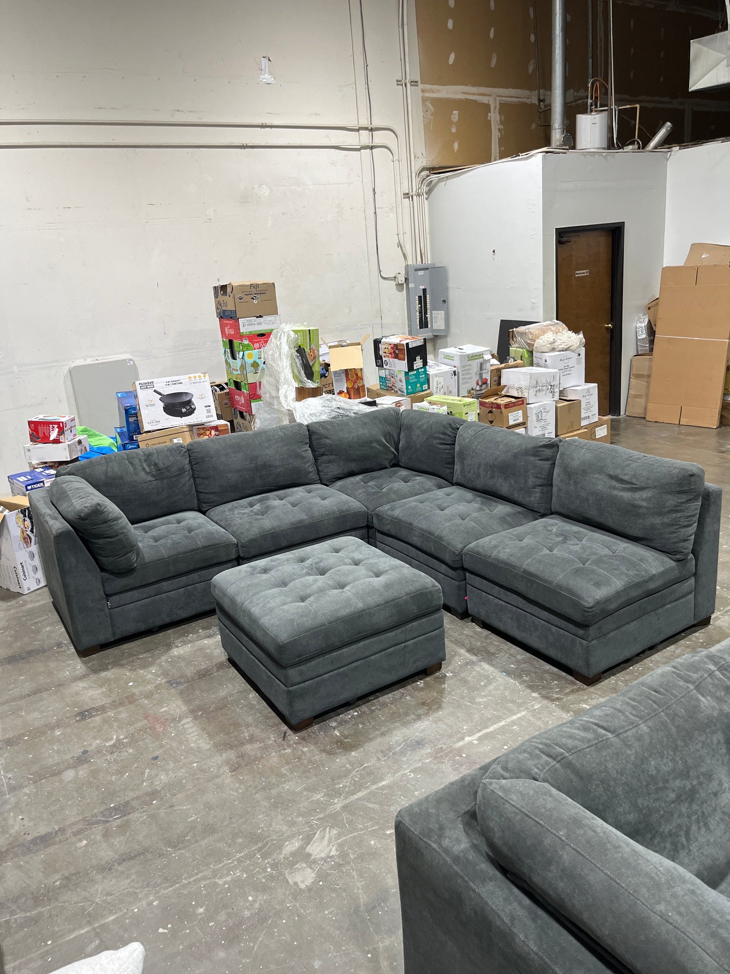 Thomasville Tisdale Fabric Sectional with Storage Ottoman