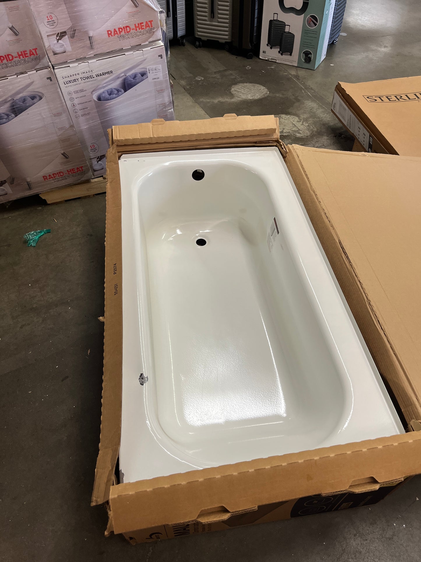 Bootz Industries - Maui Plus 60 in. x 32 in. Soaking Bathtub with Left Drain in White - Retail $384