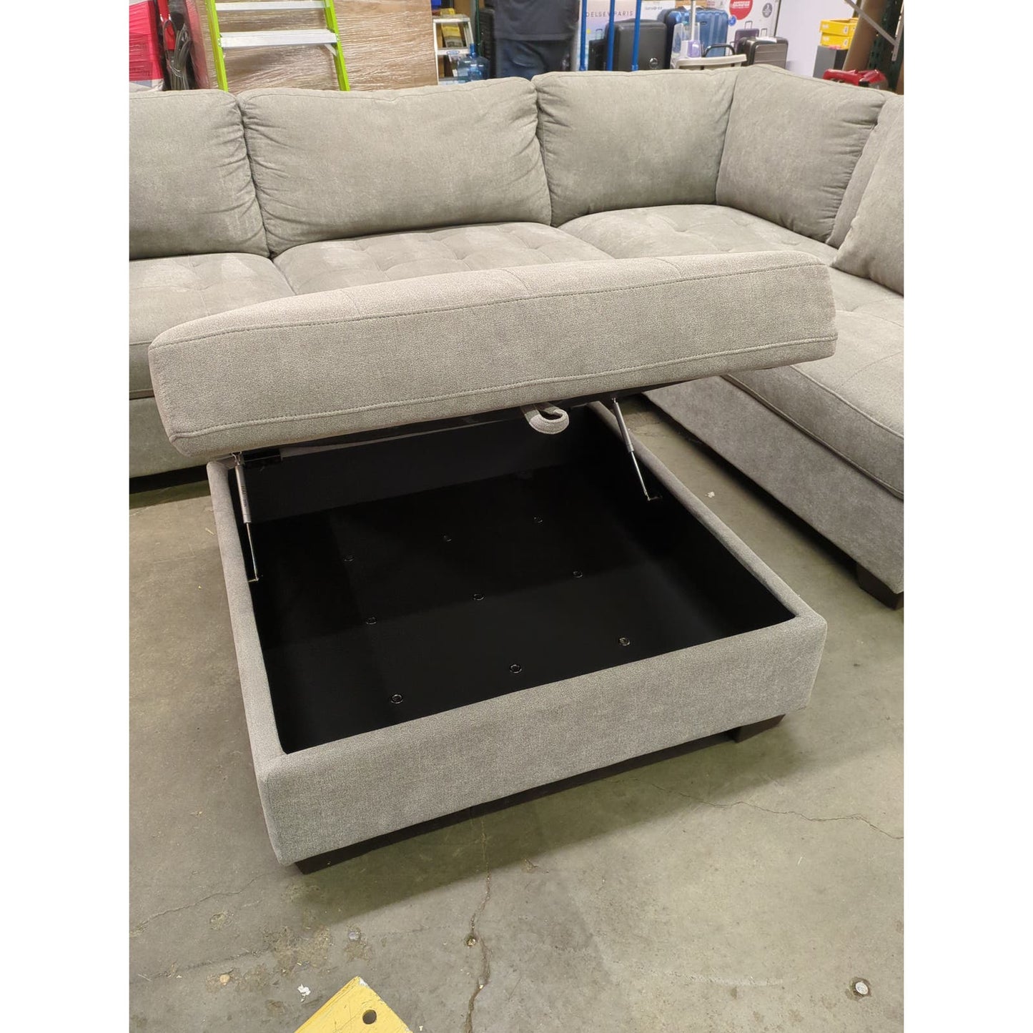 Costco - Thomasville Miles Fabric Sectional with Storage Ottoman - Retail $1399