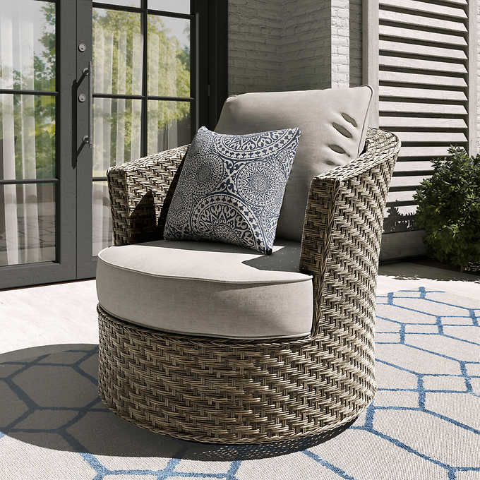 Costco - Salinger 5-piece Outdoor Patio Seating Set - Retail $1299