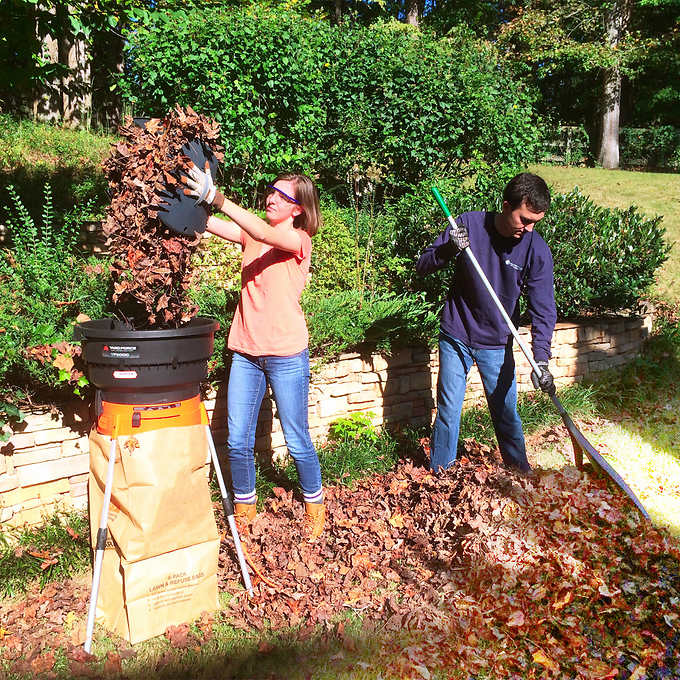 NEW - Costco - Yard Force 22" Corded Electric Leaf Shredder With Accessory Kit - Retail $124