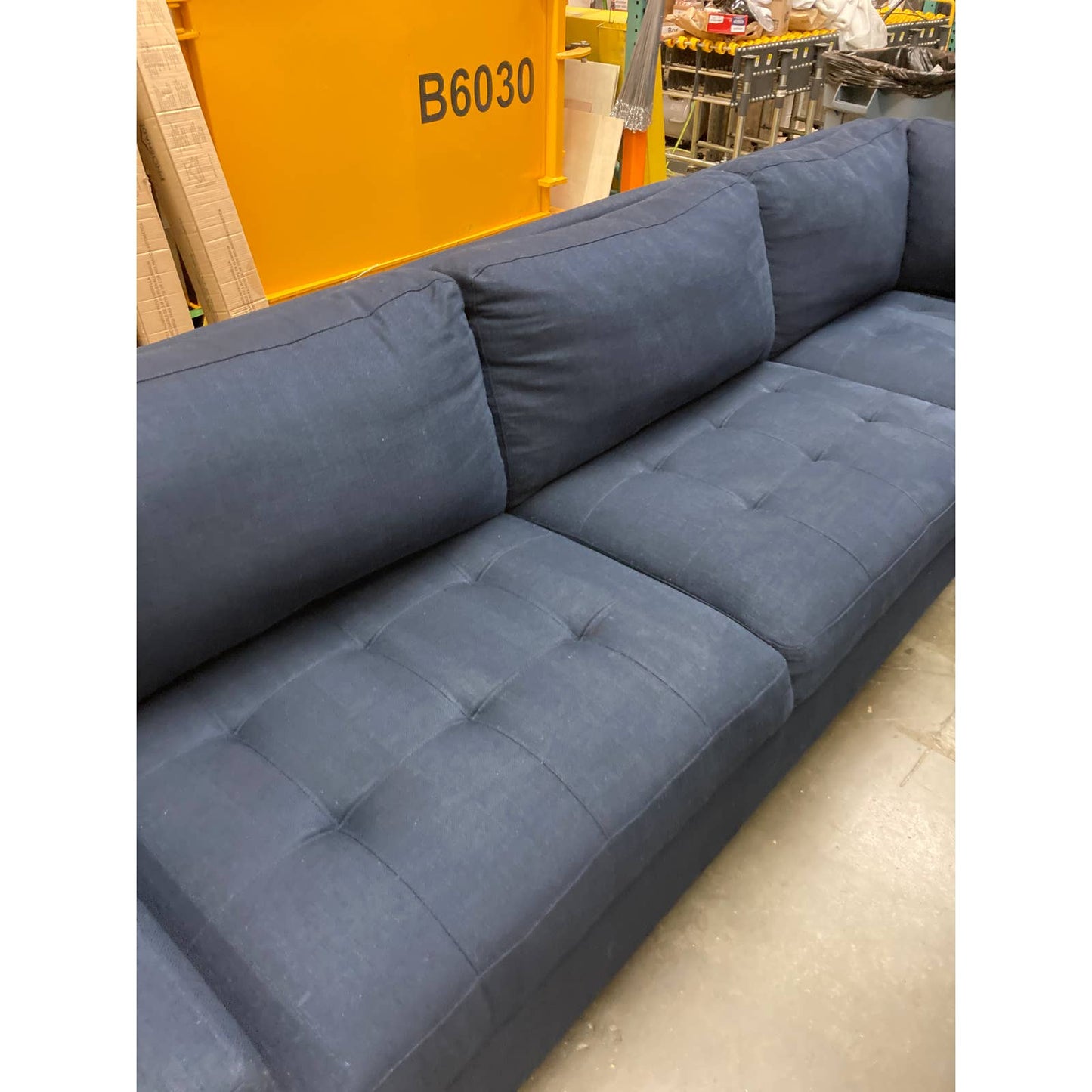 Costco - Thomasville Miles Fabric Sectional with Storage Ottoman - Retail $1799