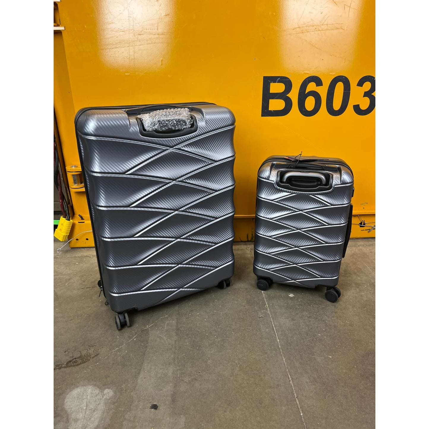 Costco - Traveler's Choice Granville II 2-piece Luggage Set -Rtail $169