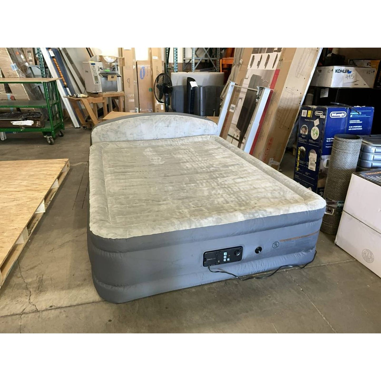 Like NEW - Costco - Sealy AlwayzAire Tough Guard Air Mattress, Queen - Retail $169